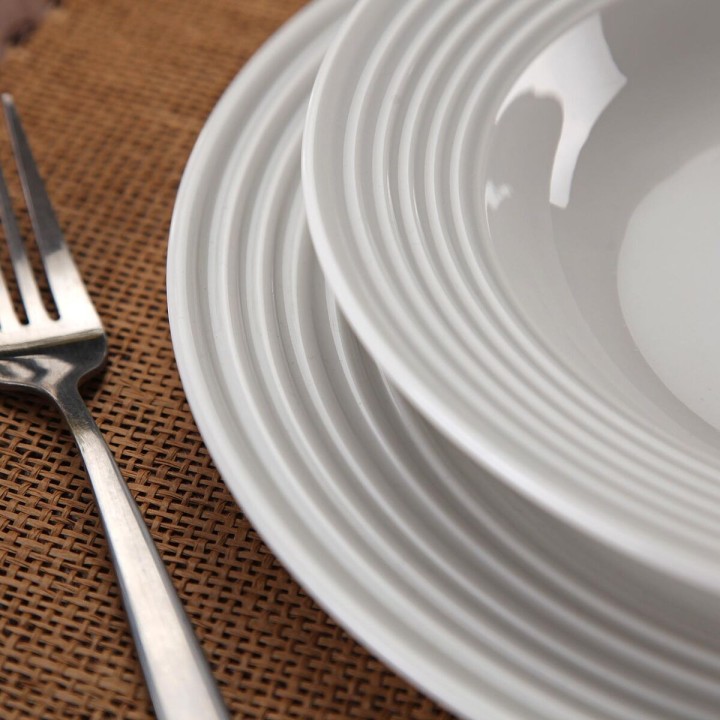 Assiettes Versa Porcelaine 18 Pièces